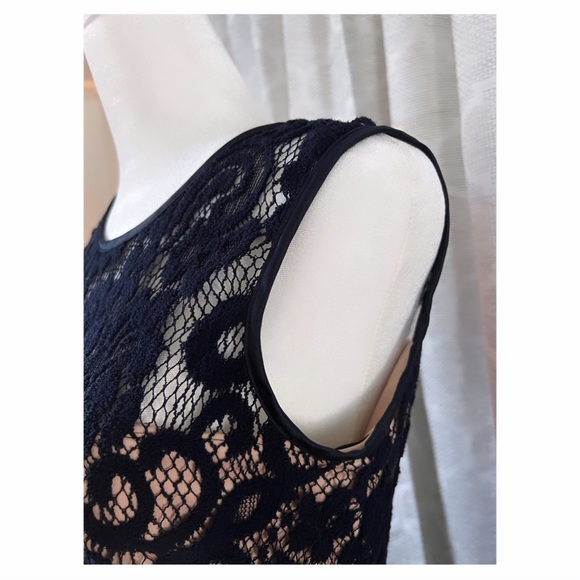 Betsy & Adam Sleeveless Lace Print Dress / Navy Blue & Nude / Tule Hem / Size 4P - Picture 5 of 9